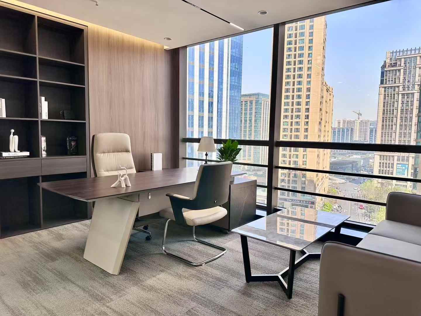 世纪城/天府二街业主直租 4隔间24工位 报价含物业费 采光视野巴适 产品完美呈现 蜀都中心办公室出租