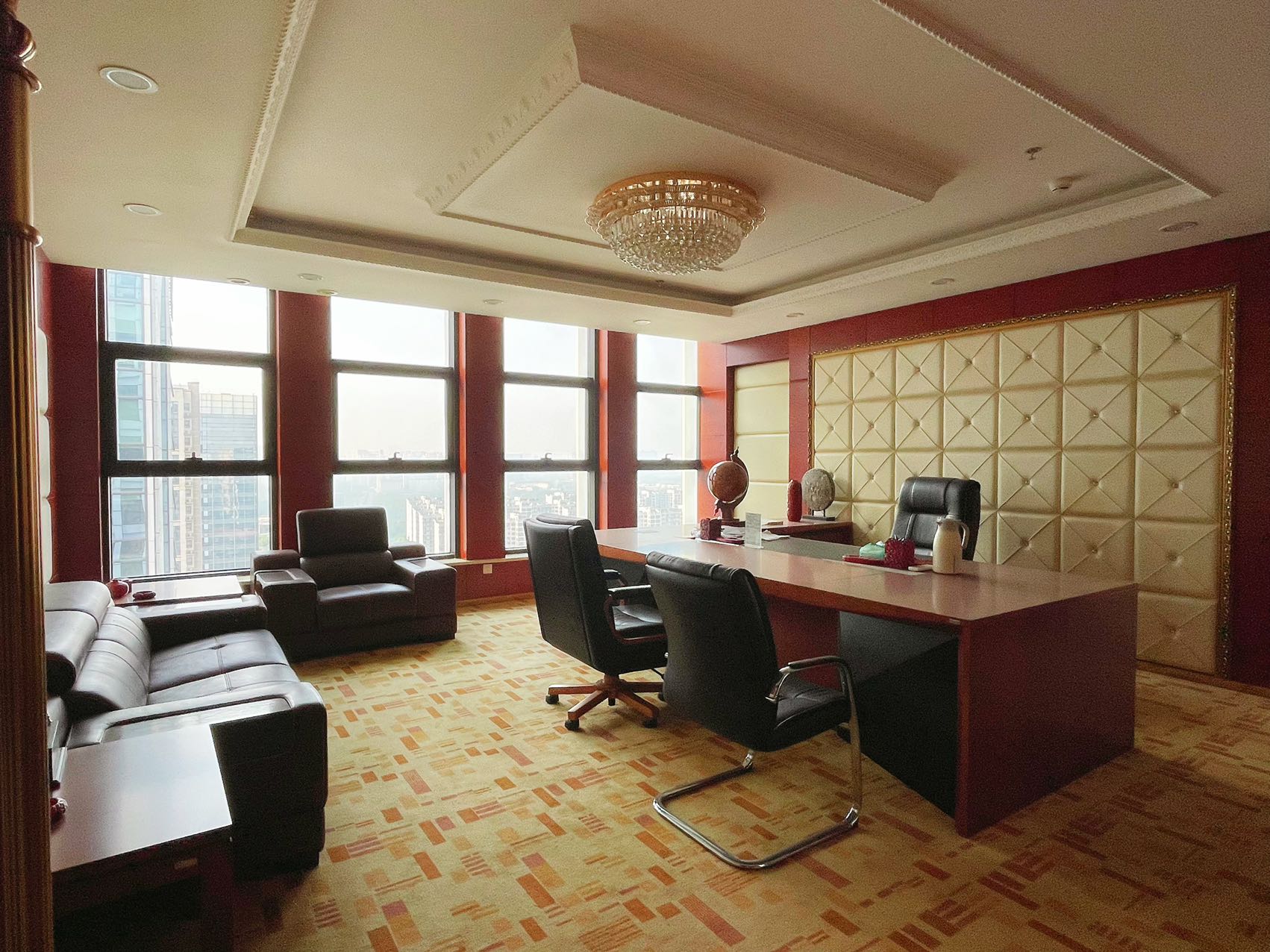 孵化园大气国企风 中式装修 半层出租 24小时空调 1000平方 20个隔间60工位  大气前台 中航国际交流中心办公室出租