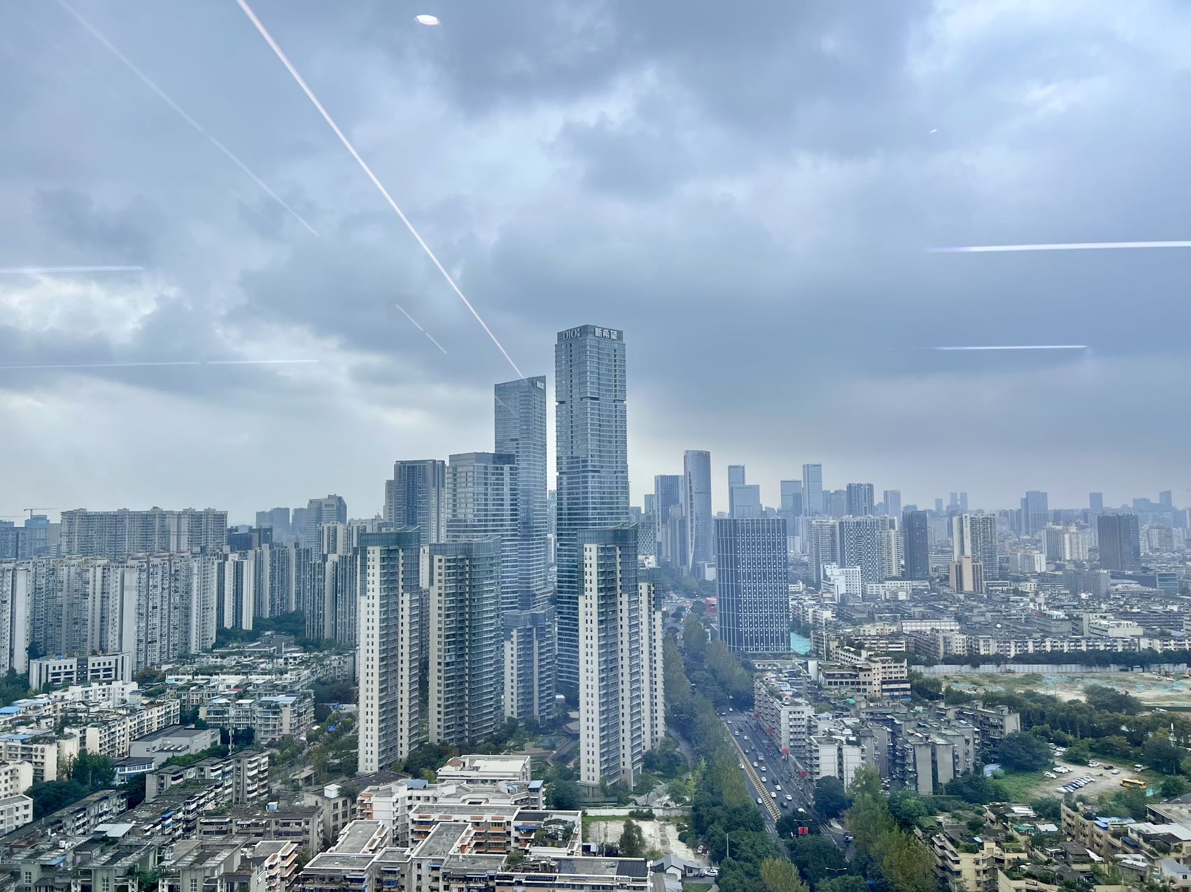 牛市口地铁几百米 按套出租 3隔间18工位 报价含物业费 精装带家具 带共享配套服务 摩根中心办公室出租