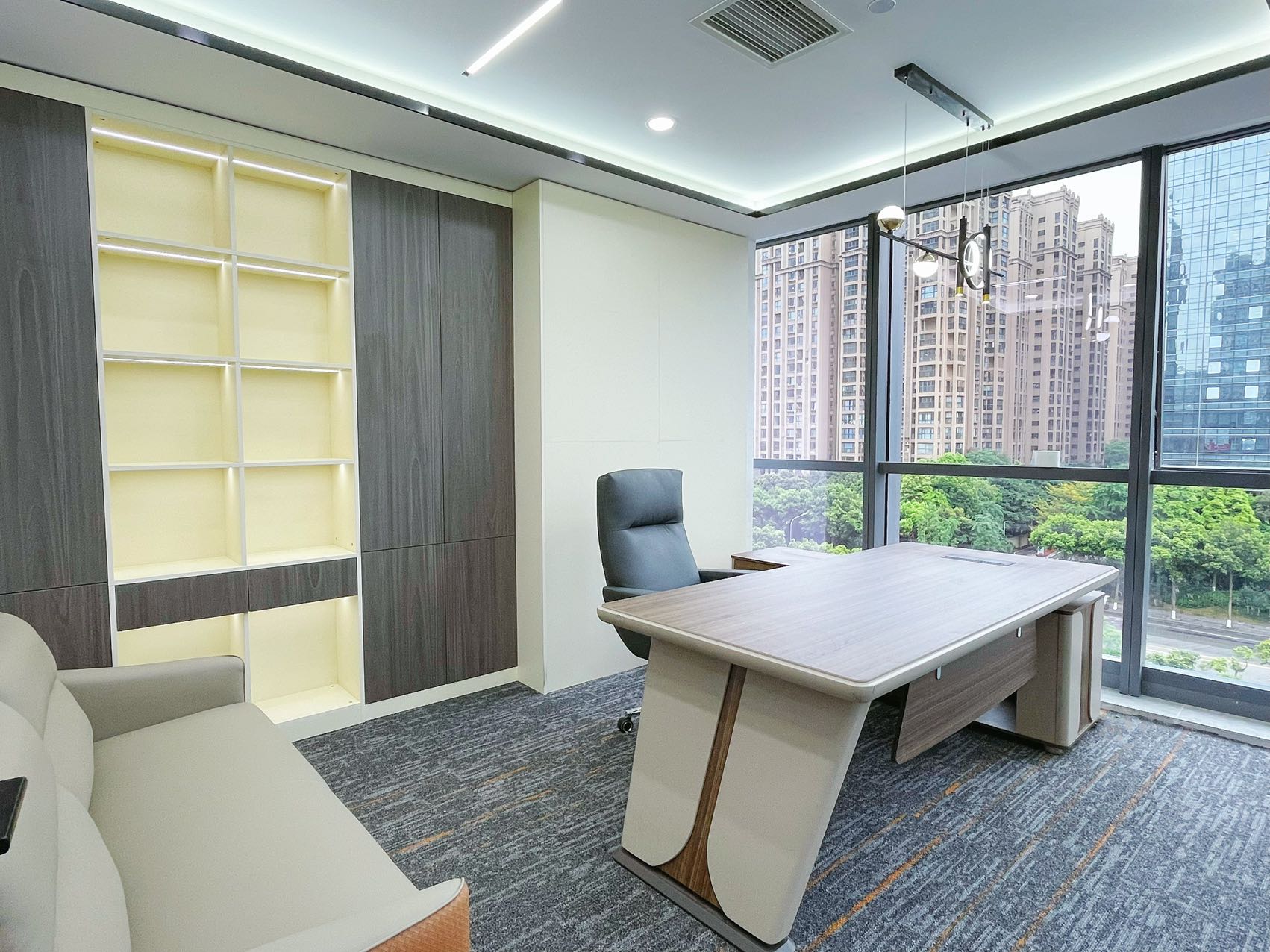 金融城经典小户型 3隔间1会议室12工位带前台 视野巴适 带家具 报价含物业费 东方希望中心办公室出租