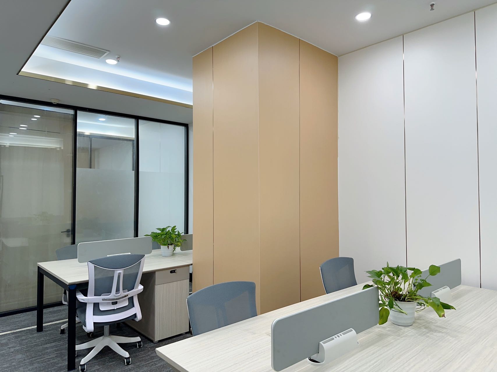 5号线骑龙地铁 套租含物业费 创业小户型 2隔间6工位 家具配齐 稀缺房源 欢迎咨询 美行中心办公室出租