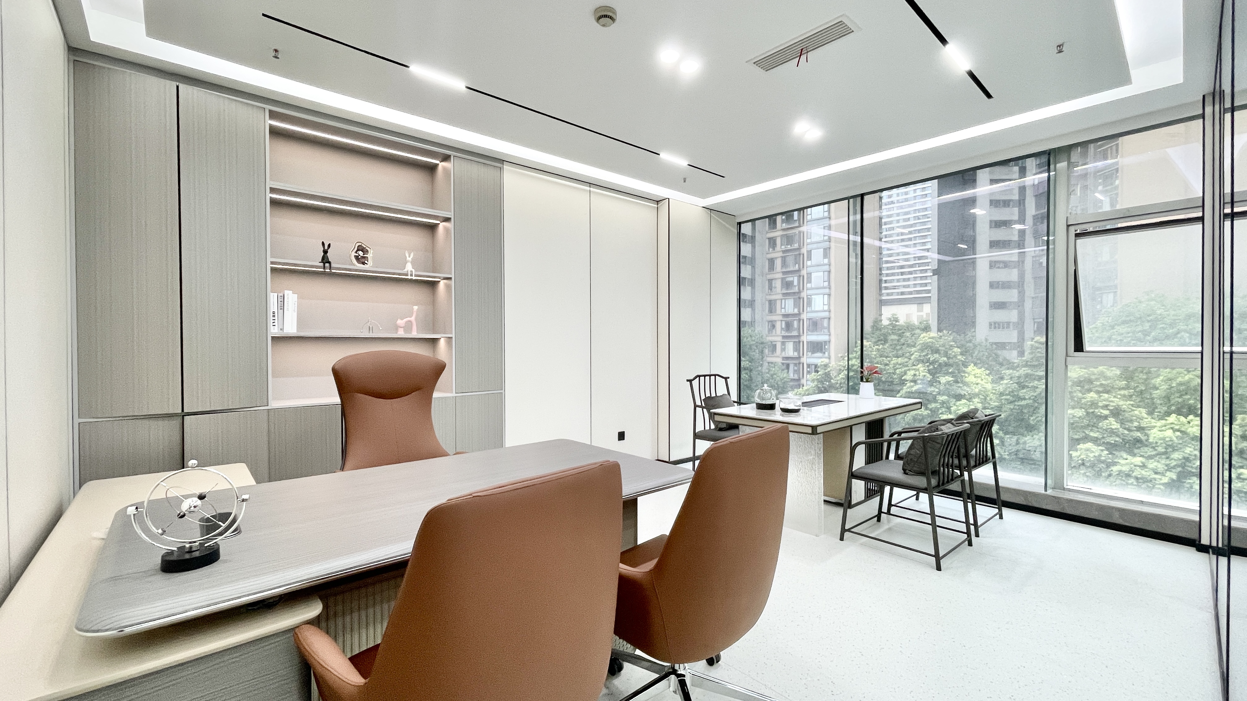 金融城版块5号线市一医院三四百米 246.4平方 4隔间19工位 整层打造带休息区 天府新谷办公室出租