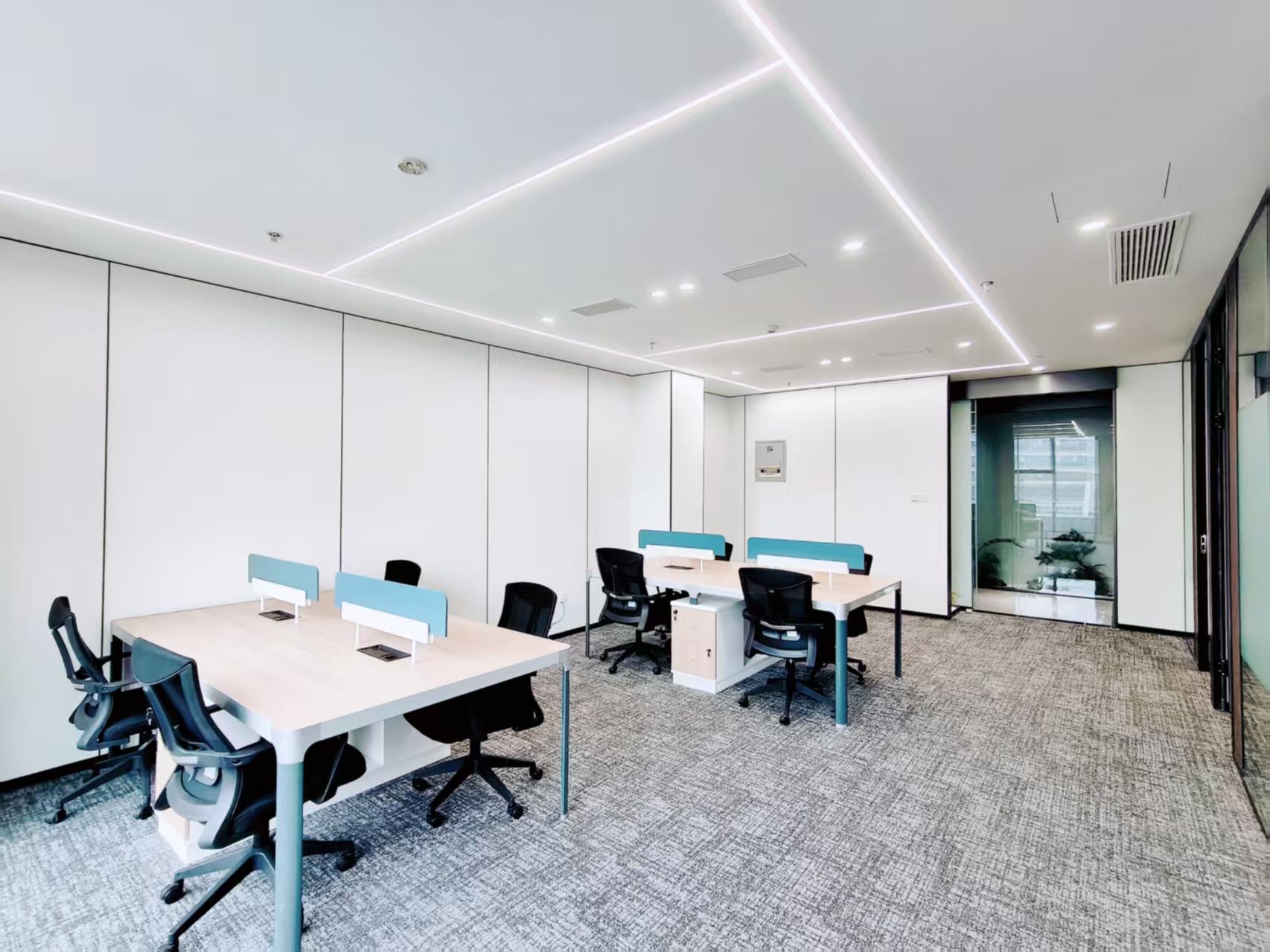 西门2号线金周路地铁四百米 3隔间12工位 按套出出租含物业含家具 户型方正 安格斯创汇中心