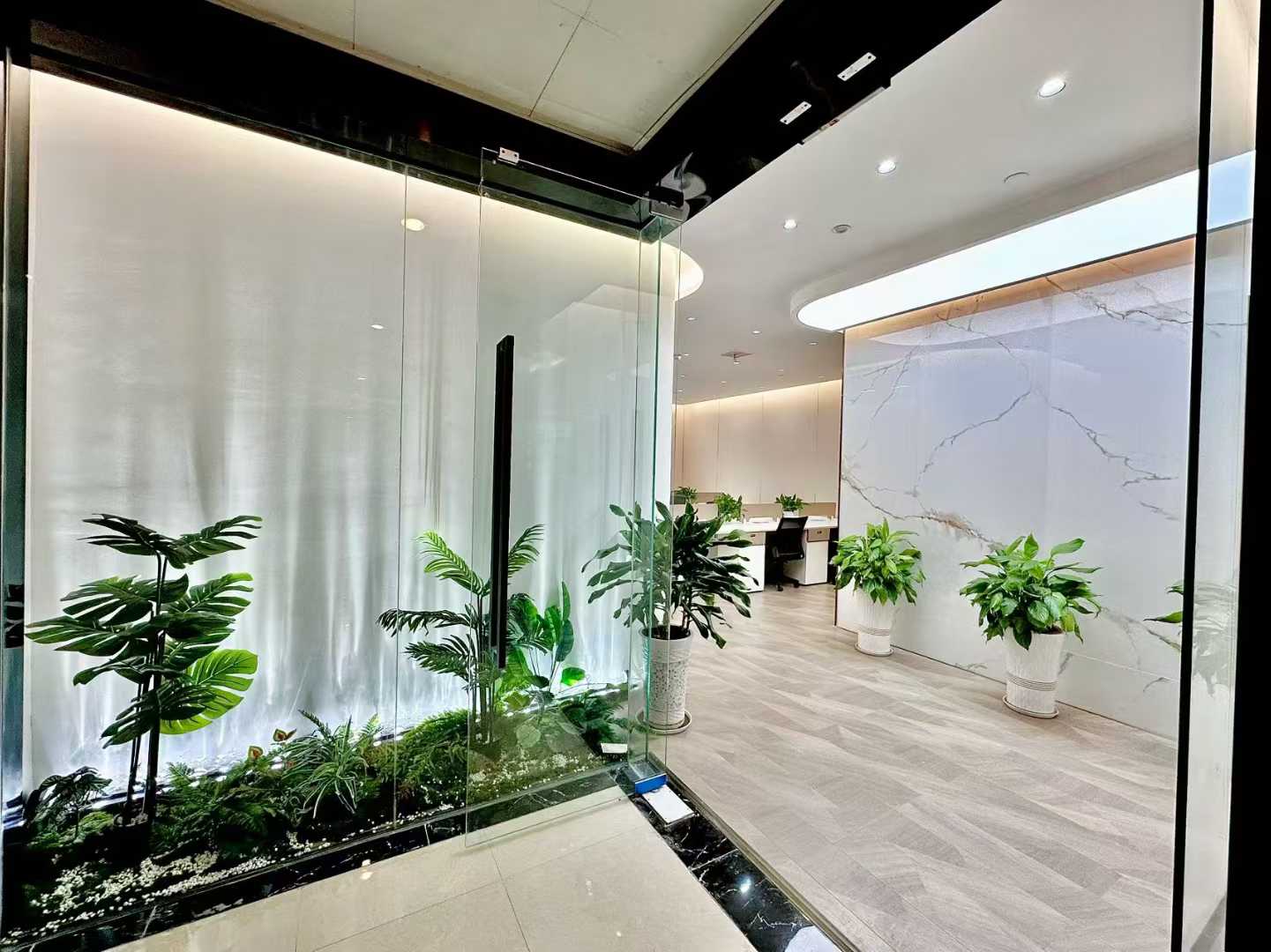 1号线高新地铁三四百米 118平 4隔间12工位 公摊小 24小时空调 九龙仓物业 晶科一号办公室出租