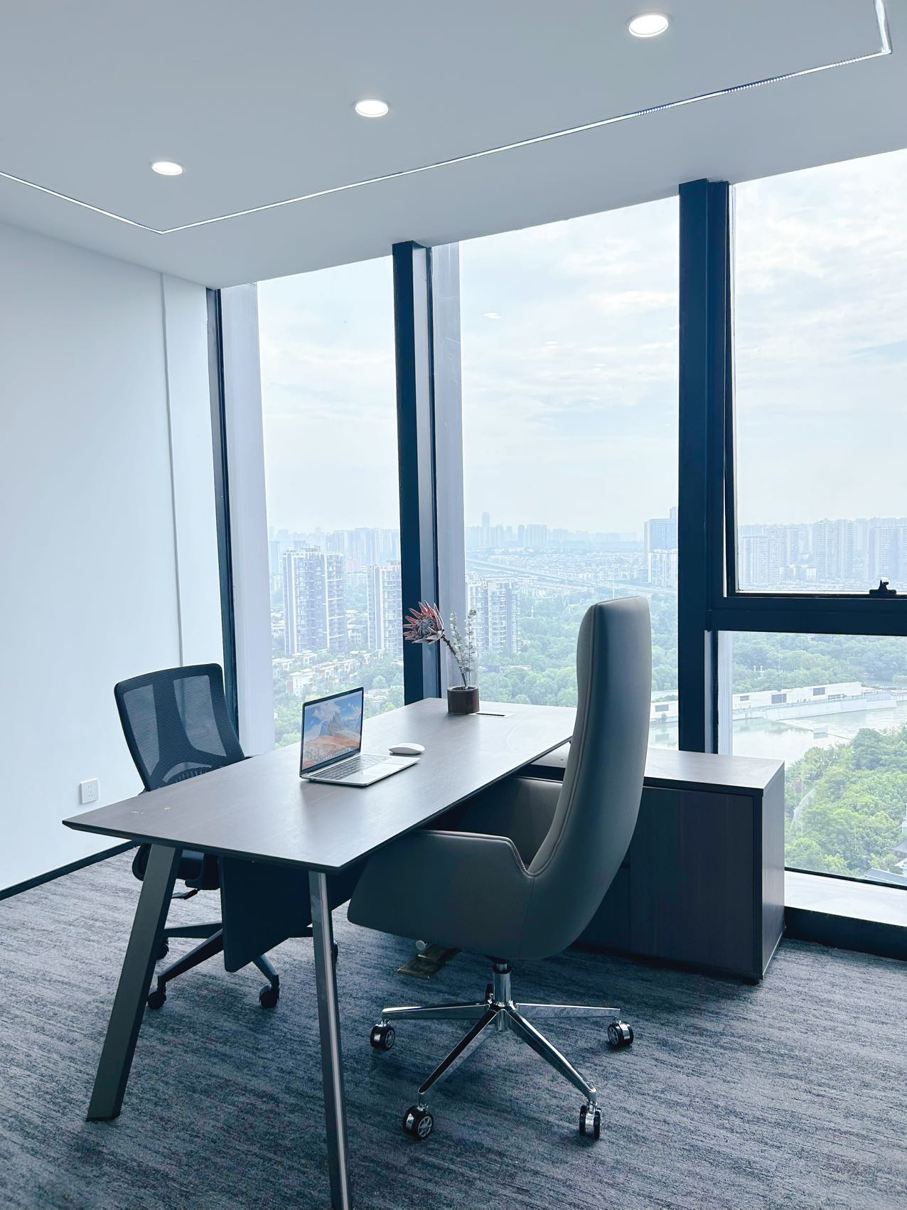万科汇智中心套租创业小面积 1隔间12工位 装修带家具 东湖公园附近 含物业费 万科汇智中心办公室出租