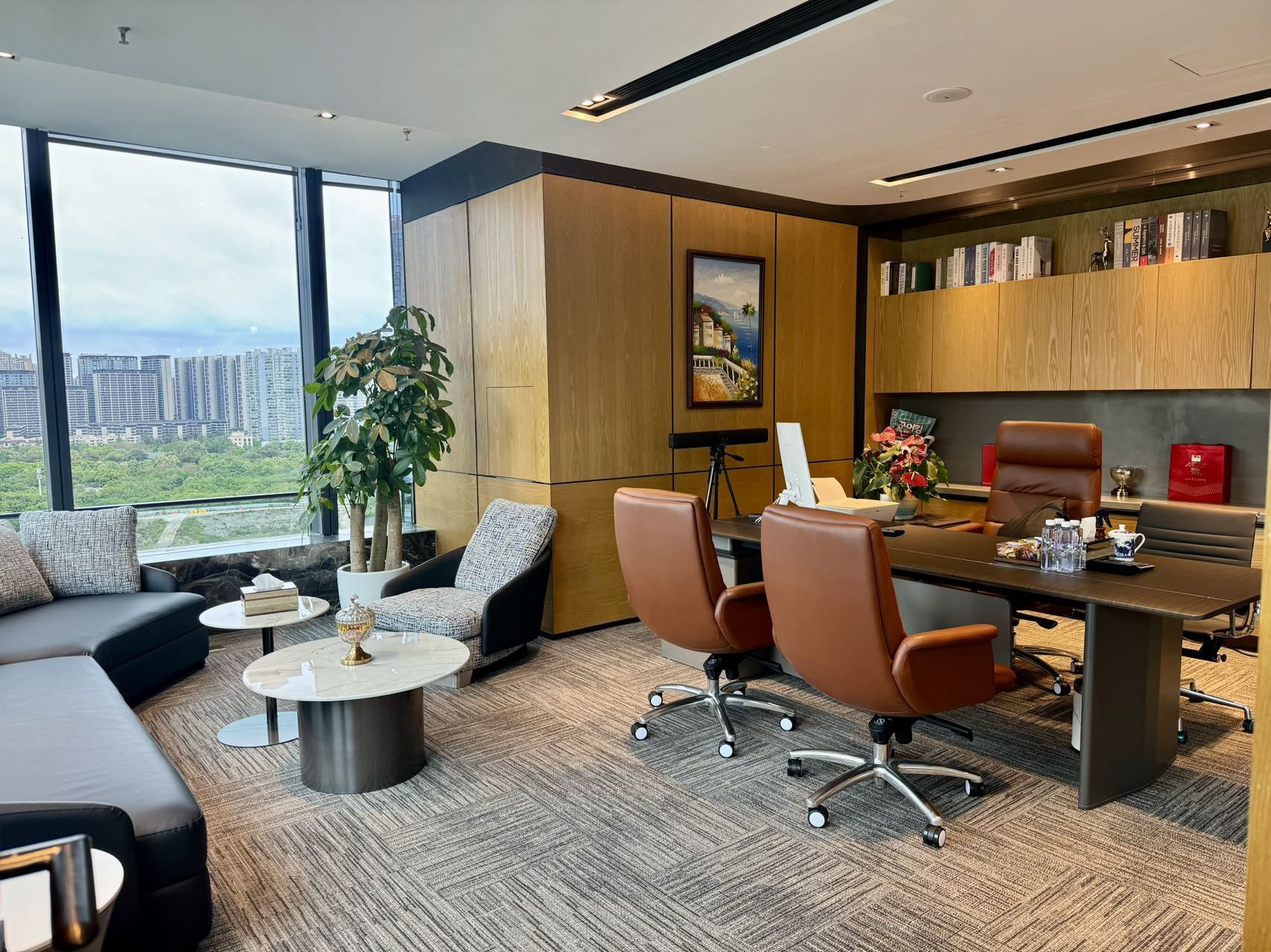 攀成钢超甲 品质装修 仅此一套 607平方 4隔间60工位带休息区 奢华前台 品质与形象的完美结合 环球都汇广场办公室出租