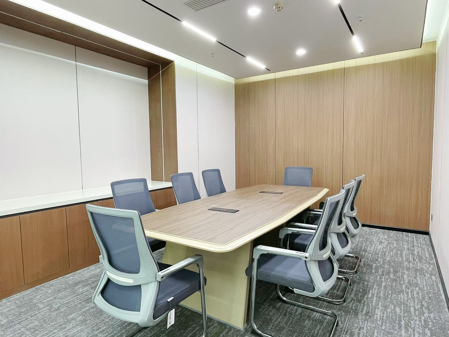 金融城无加时费优质楼盘 285平方 6隔间24工位 利用率高 视野巴适 大老板间 誉峰M3办公室出租