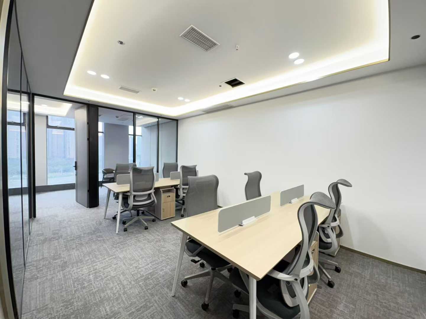 锦江区金石路附近创业小户型 一线江景特价出租 115平3隔间8工位 创世纪广场办公室出租