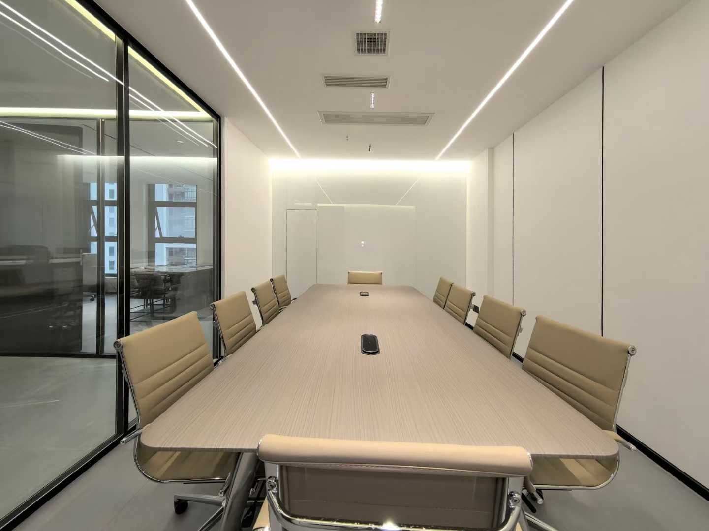 高新三地铁交汇 孵化园站 4隔间24工位 双面采光 精装带家具 品质装修 24小时空调 中航交流中心办公室出租