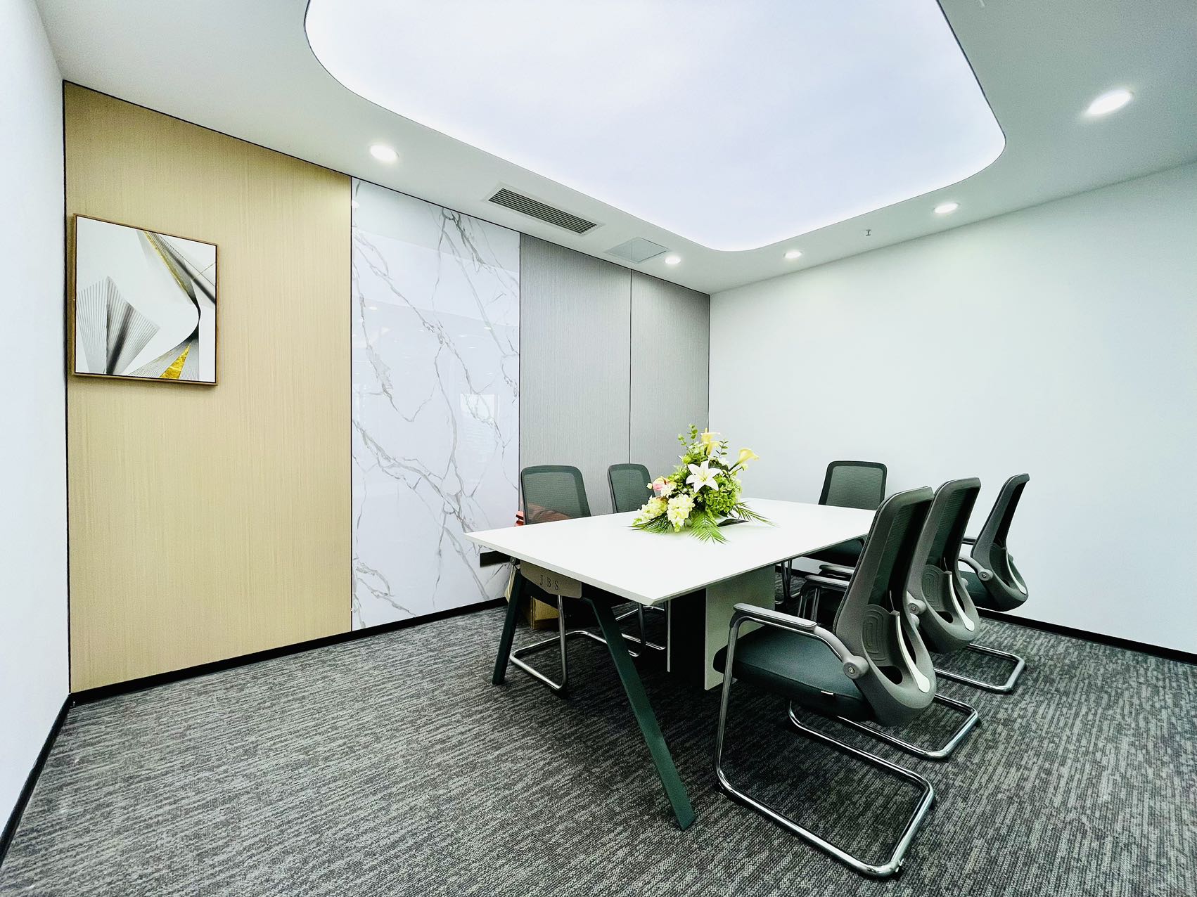 金融城甲级写字楼 按套出租 4隔间24工位 视野绝佳 稀缺户型 含物业费 中航国际办公室出租