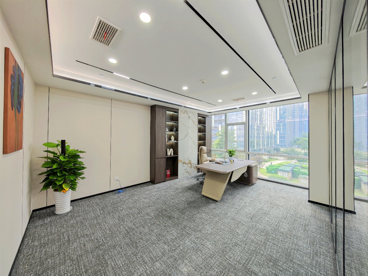 金融城/孵化园地铁口甲级楼盘 263平方 3隔间30工位 电梯口户型 精装 家具可调 嘉润国金中心办公室出租