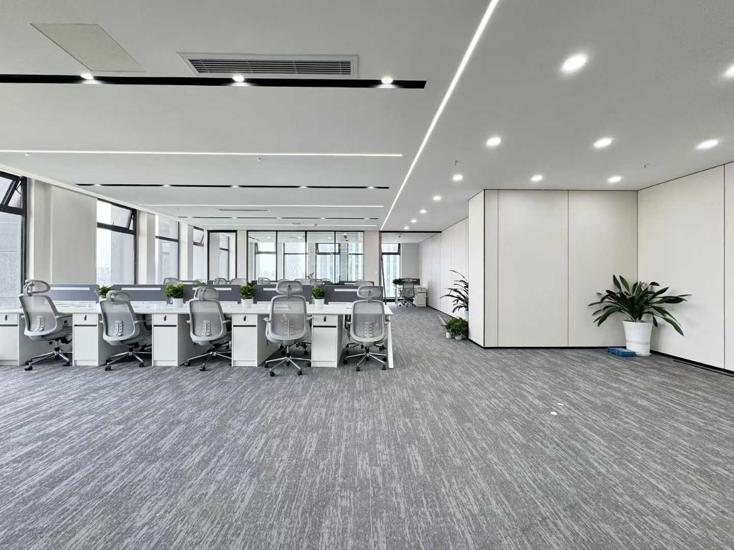 高新区天府三街地铁口 366平 5隔间36工位 带大会议室 24小时空调 东南朝向 新希望国际办公室出租