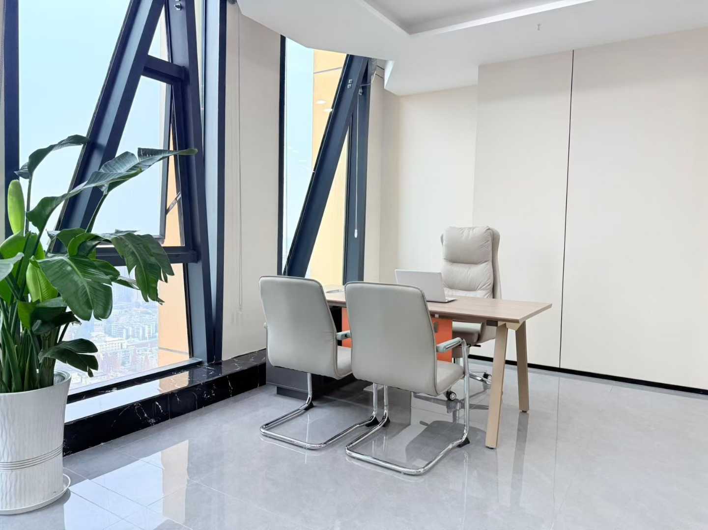 人民北路甲级写字楼 近地铁 147.7平 3隔间12工位 整层打造 电梯口 环境舒适 北成8号办公室出租