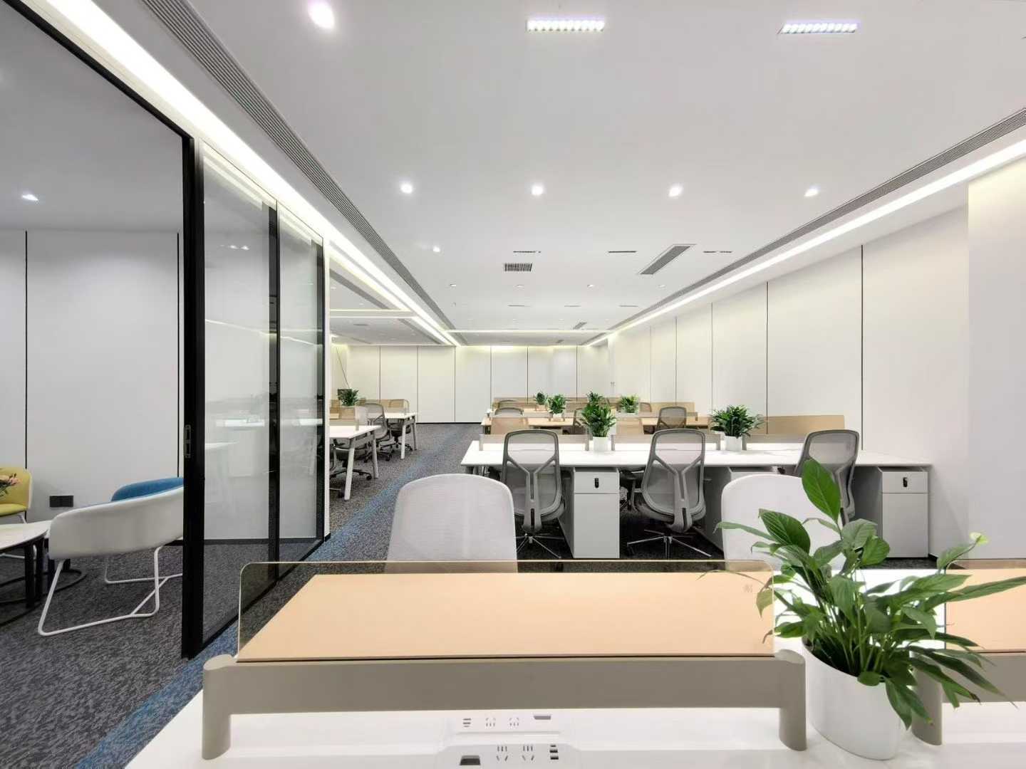 孵化园精装优质好房 三地铁线交汇 396平 5隔间48工位带大前台 动静分区 德商国际办公室出租