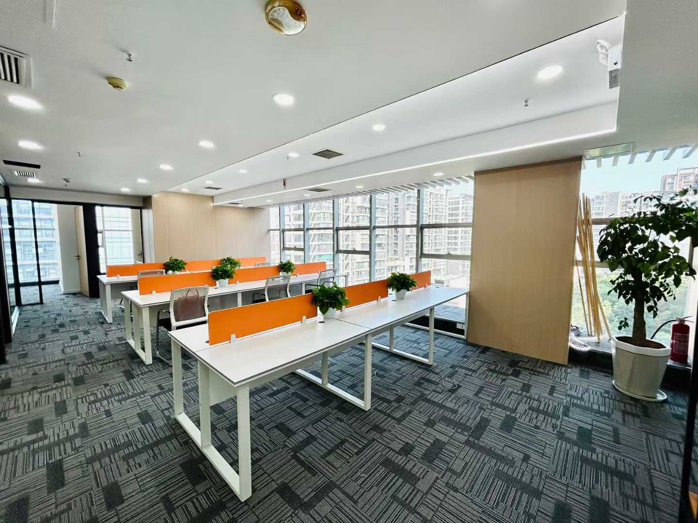 红牌楼版块精装户型 177平方 4隔间18工位 双面采光 落地大窗户 带家具 红牌楼广场办公室出租