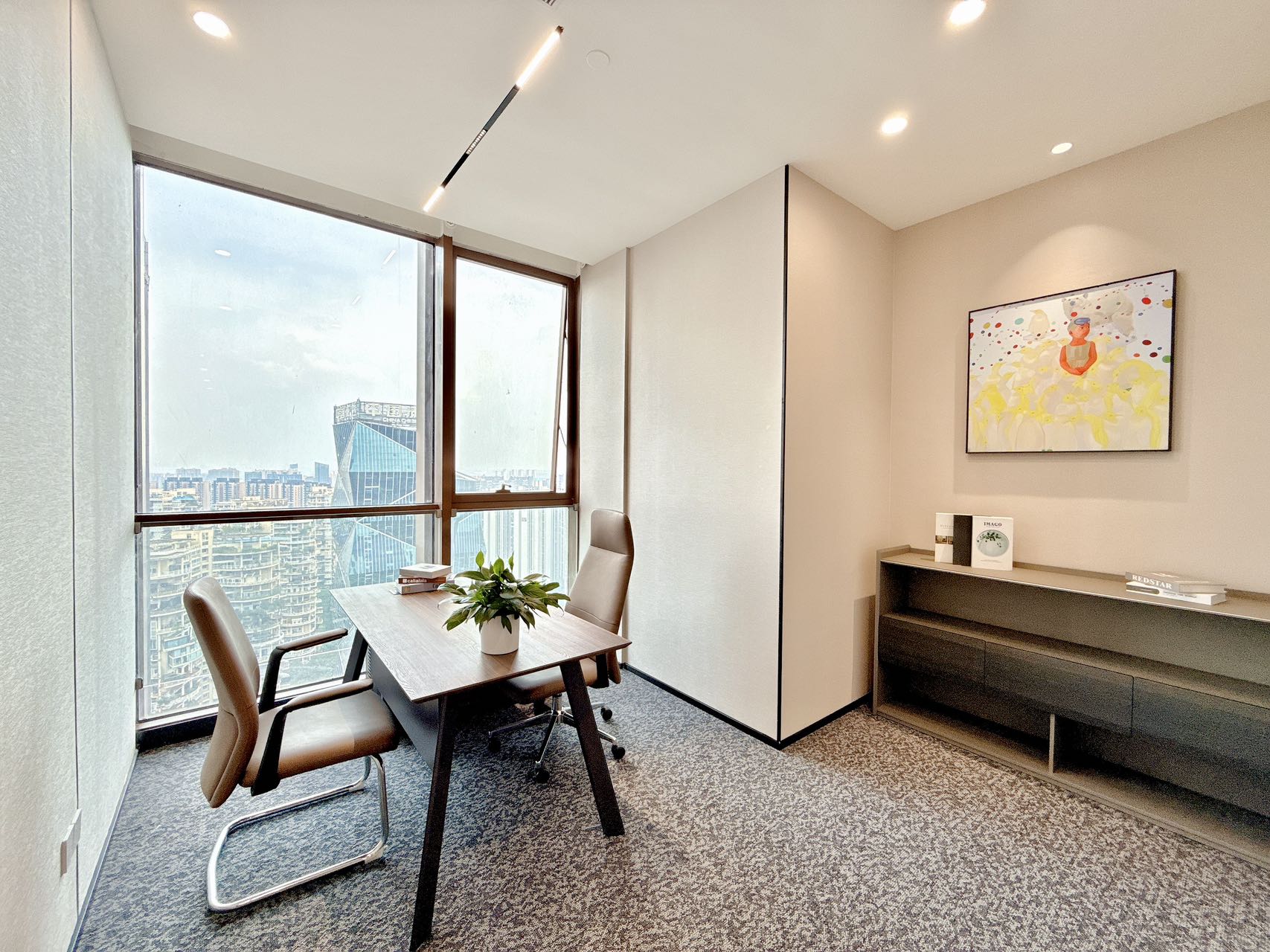 高新世纪城地铁口 面积518平 7隔间70工位 双面采光 双老板间 家具可调 东方希望天祥办公室出租