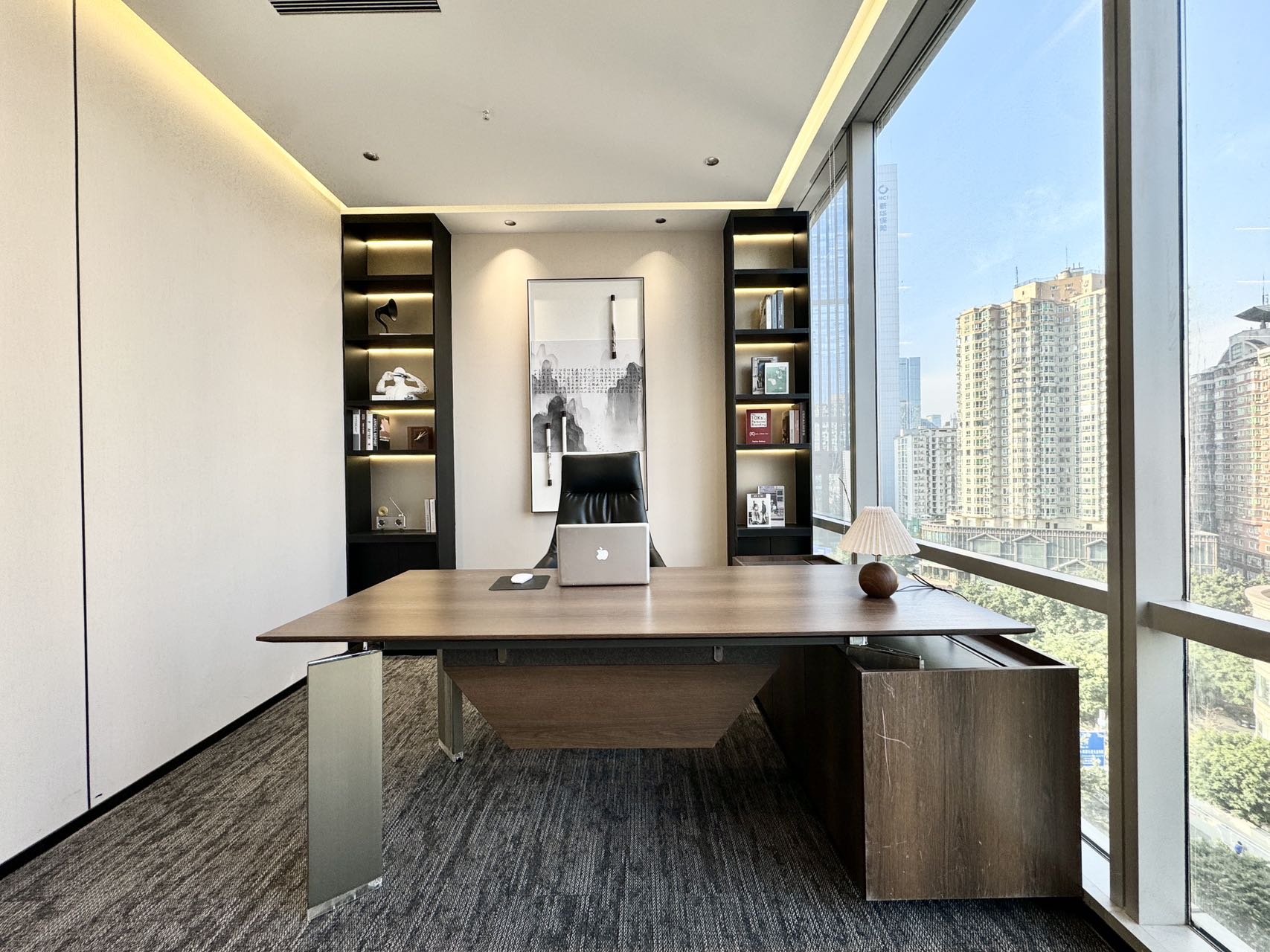 市中心东门大桥地铁口甲级楼盘 4隔间20工位 精装带家具 户型方正 落地窗玻璃 时代1号办公室出租