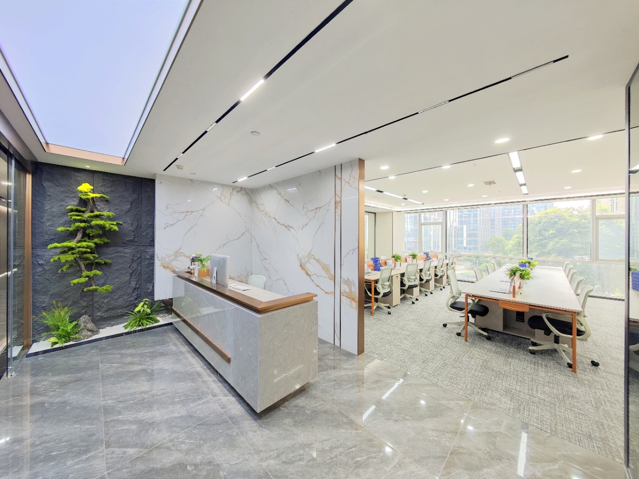 金融城/孵化园地铁口甲级楼盘 263平方 3隔间30工位 电梯口户型 精装 家具可调 嘉润国金中心办公室出租