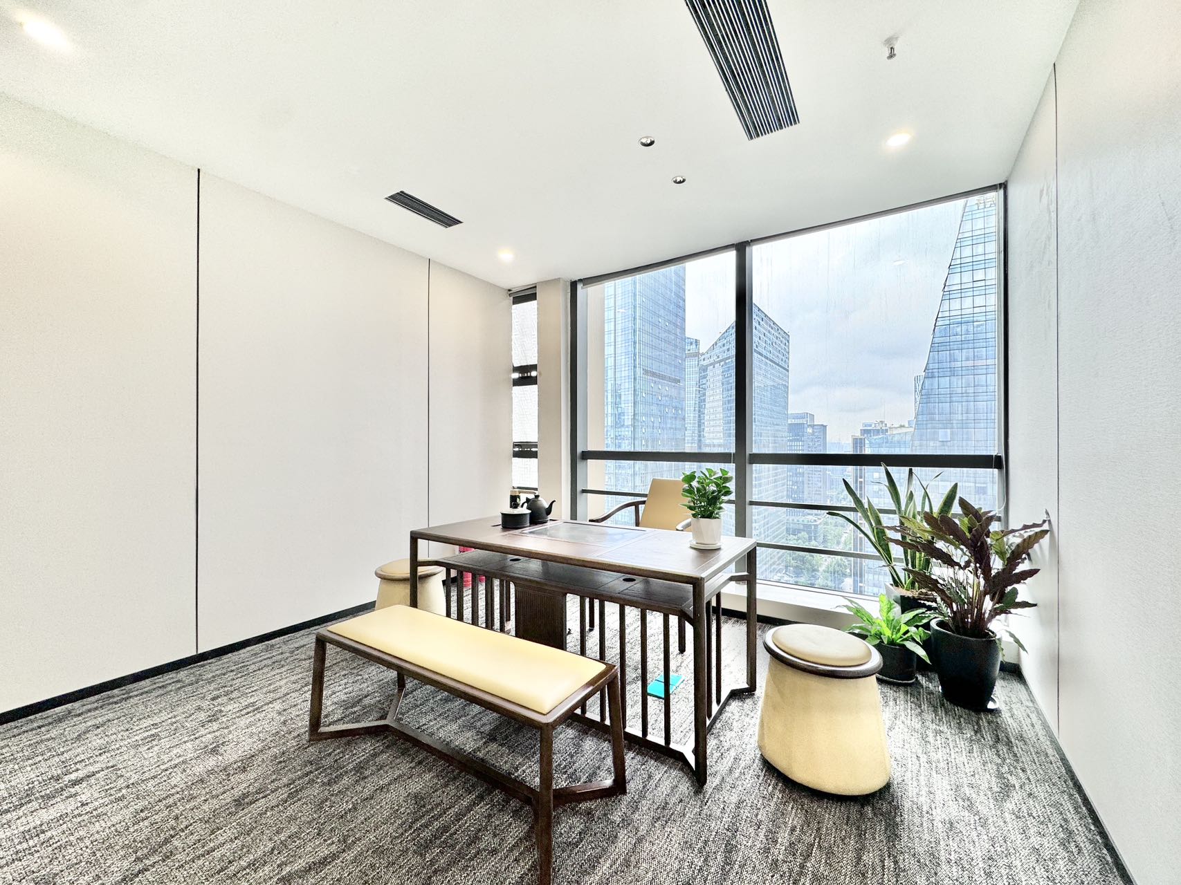 天府二街精装好房 8隔间40工位 双面采光 大气前台 带休息洽谈区 带家具 蜀都中心办公室出租