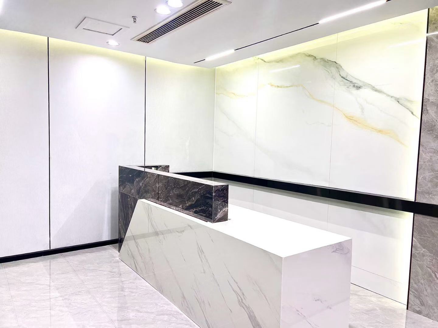 高新区核心cbd甲写楼盘 服务面积367平 4隔间28工位 东南朝向 精装带家具 阳光金融中心办公室出租