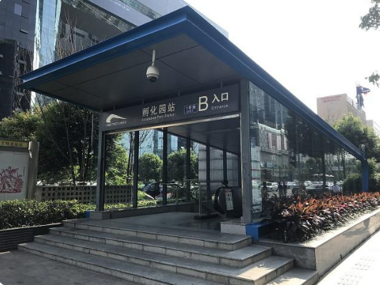 一号线九号线交汇处&ldquo;孵化园写字楼群&rdquo;,俨然是成都市的新市中心