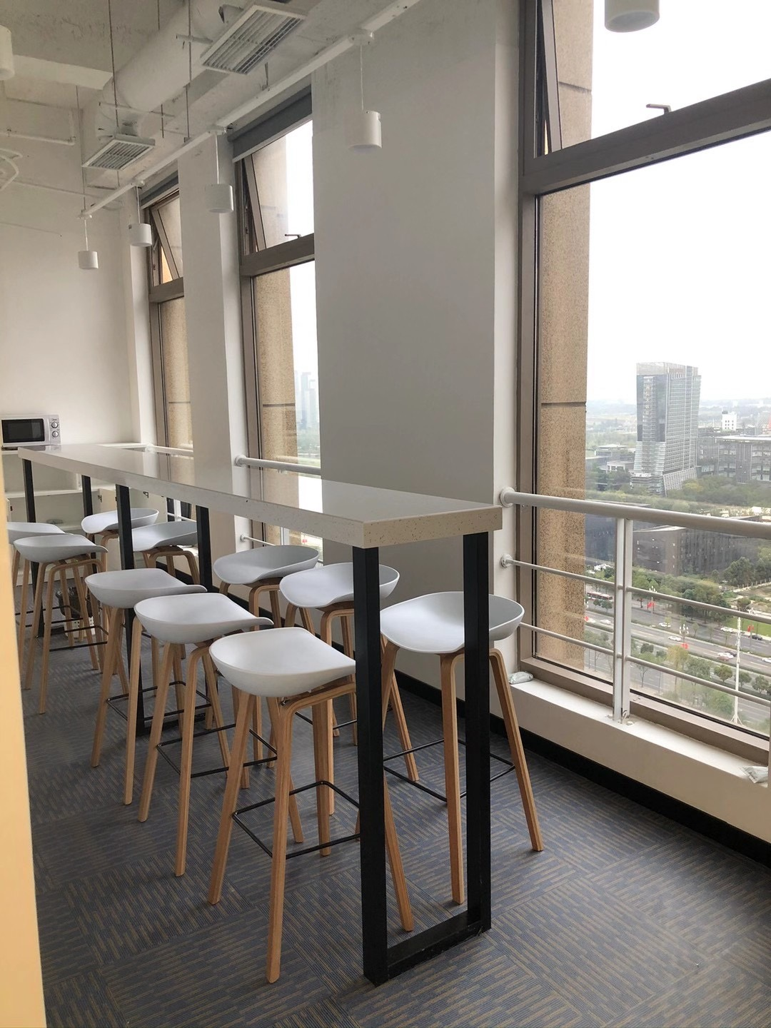 一个工位月租仅需百元?初创企业、自由职业者酷爱“出租工位”